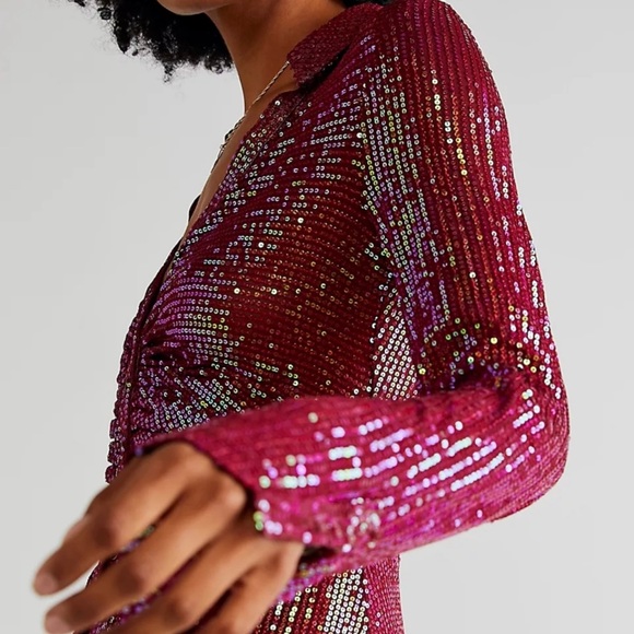 ⭐️HOST PICK⭐️ NWT Free People Sequin Shirtee - M & L - Picture 3 of 4